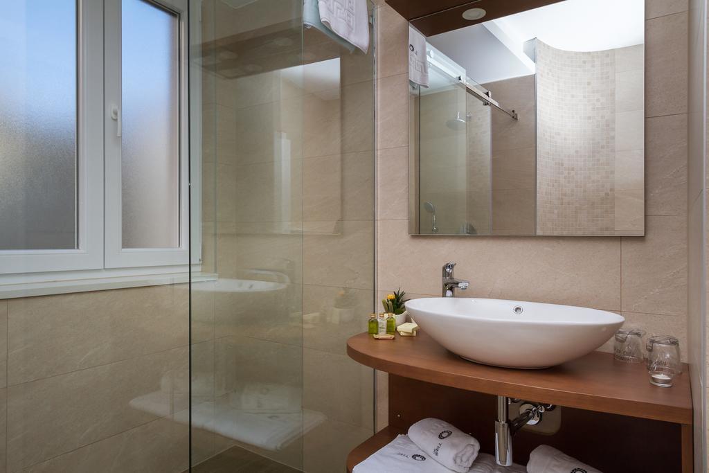 The Well Luxury Rooms ザダル エクステリア 写真
